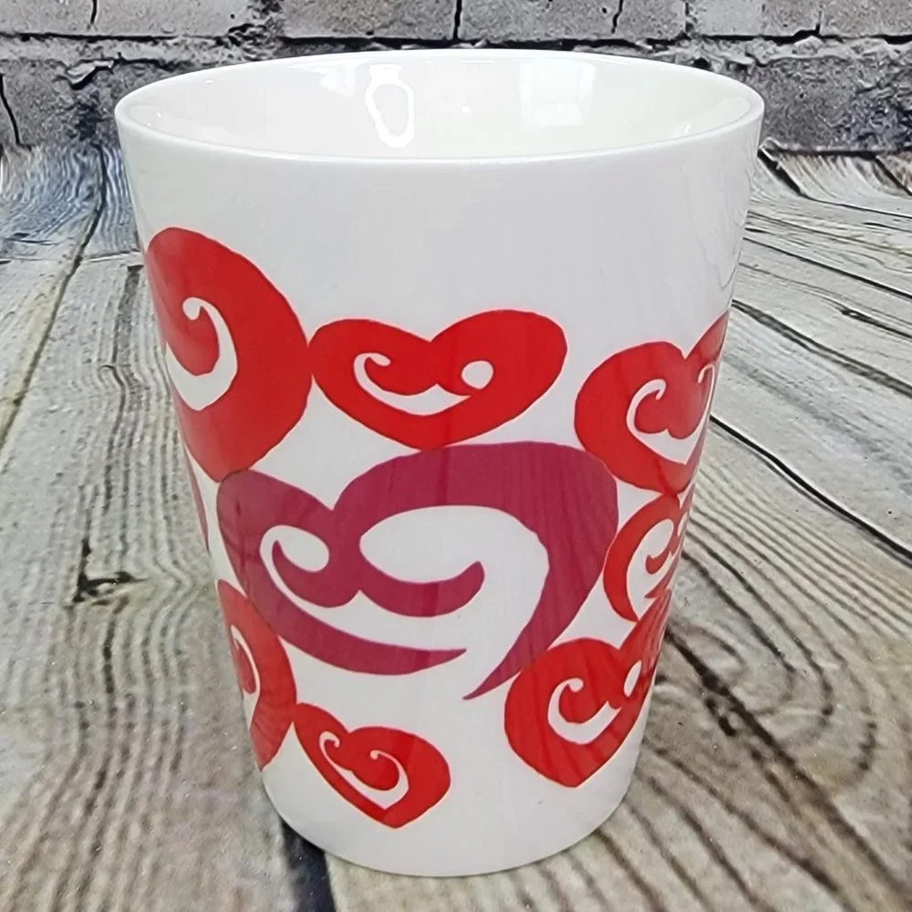Starbucks Coffee‎ Cup Mug 2016 Valentine's Day Red Swirl Hearts 12 fl oz Ceramic